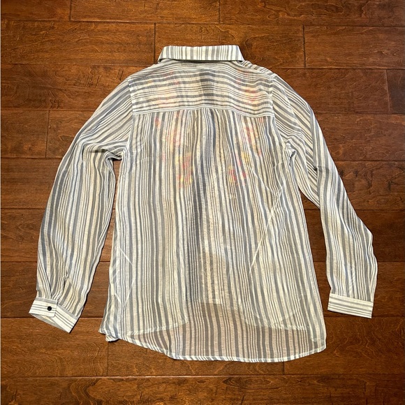 Sheer rose embroidery by Andree by Unit - Picture 5 of 5